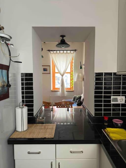 Daire 2br, 2ba, 2nd Floor Of Historical Building, Galata İstanbul