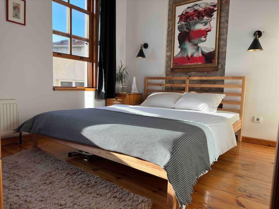 Daire 2br, 2ba, 2nd Floor Of Historical Building, Galata *
